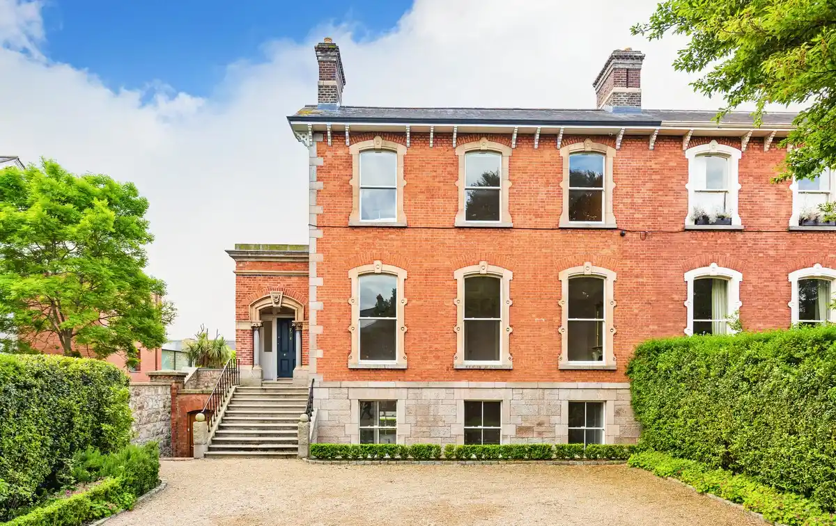 9 Ailesbury Road
