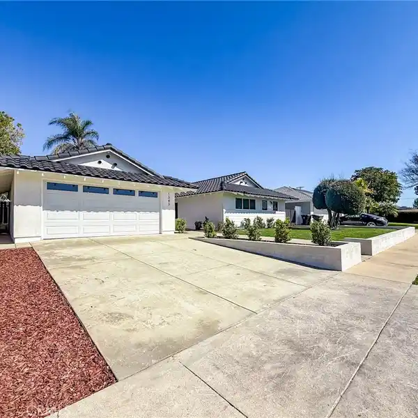 EXQUISITELY REMODELED SINGLE-STORY HOME