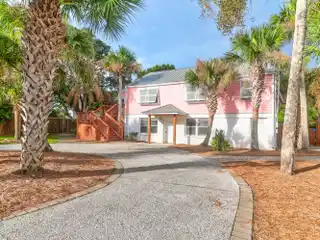 Classic Beach House Third Back from the Ocean