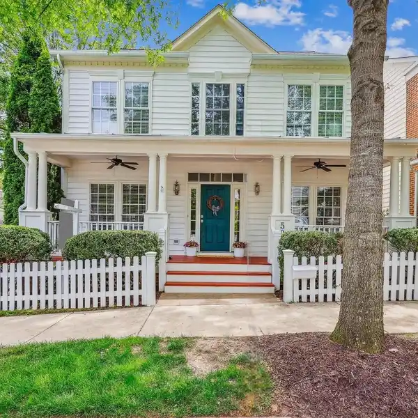 TIMELESS CURB APPEAL MEETS CONTEMPORARY COMFORT