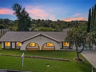 Fully Remodeled Meadowview Masterpiece