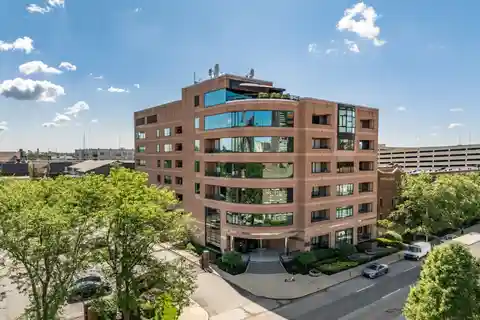 Elegant Corner Condo in Downtown Indy