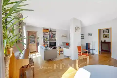 Ideal Family Home Steps from Station