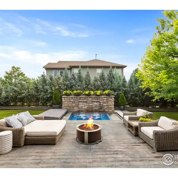 BEAUTIFUL HOME BLENDING ELEGANCE AND FUNCTIONALITY