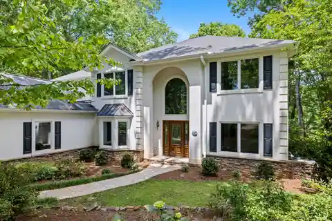 Lake Keowee Waterfront Retreat with Covered Dock