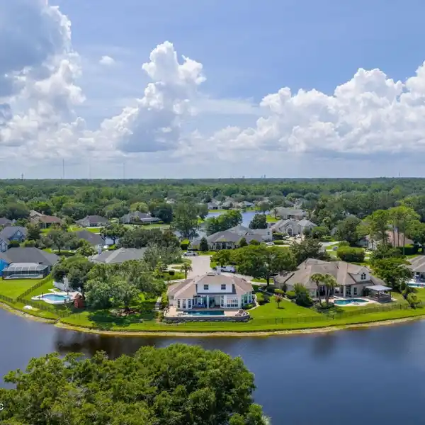 UPGRADED LAKEFRONT HOME IN JAX GOLF AND COUNTRY CLUB