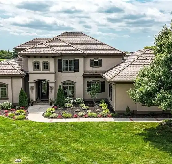 BEAUTIFULLY APPOINTED RESORT STYLE HOME