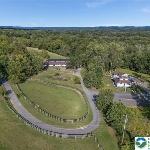 PREMIER HORSE FARM WITH MODERN LUXURY AMENITIES