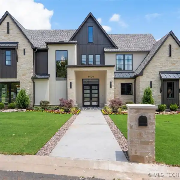 GORGEOUS HOME IN THE GATED COMMUNITY OF CRESTWOOD AT THE RIVER