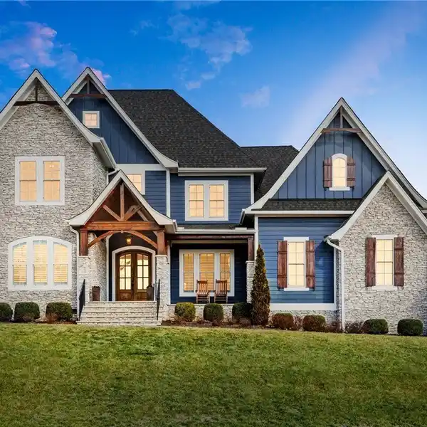 LUXURY LIVING ON NEARLY AN ACRE