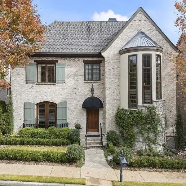 FRENCH PROVINCIAL ESTATE WITH TIMELESS ARCHITECTURAL ELEGANCE