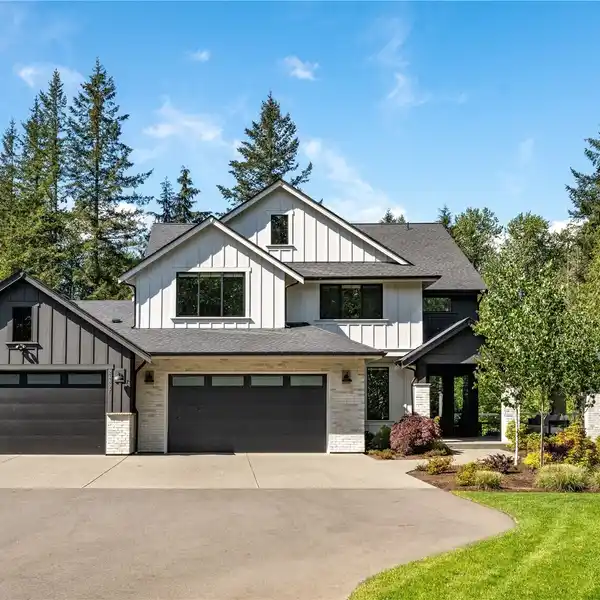 PACIFIC NORTHWEST PERFECTION ON TWO-PLUS ACRES