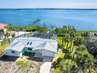 Fantastic Bayfront Opportunity