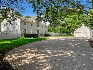 Built in 1990 and Renovated to Perfection