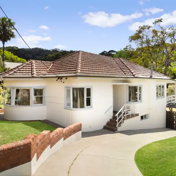BEAUTIFUL HOME ON A TRANQUIL NORTH BALGOWLAH CUL-DE-SAC
