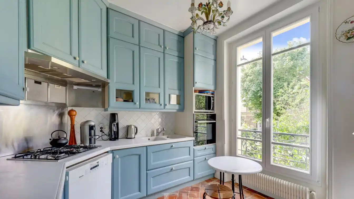 Impeccable Versailles Residence