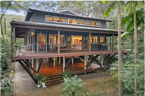 Unique Designer Residence and Bushland Retreat