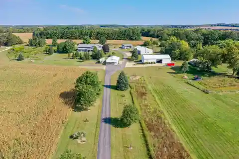 Exceptional Country Estate on 7.5 Acres