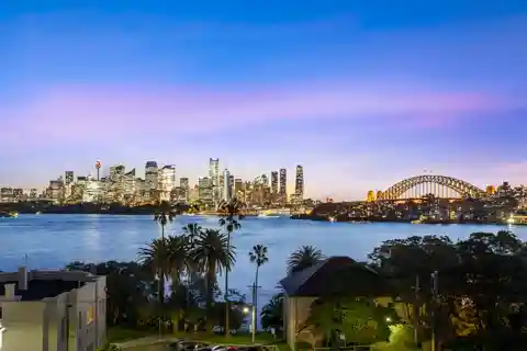 Renovated Top-Floor Apartment with Incredible Views