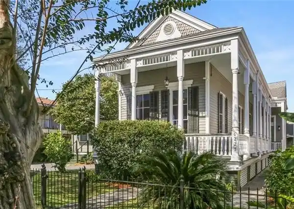 QUINTESSENTIAL 1870S NEW ORLEANS ARCHITECTURE ON A DOUBLE LOT