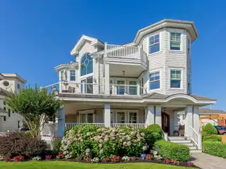 Summer Haven Steps to the Beach