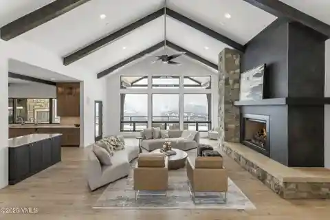 The Pinnacle of Luxury Living at the Top of Webb Peak