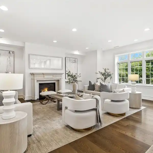 GORGEOUS THREE BEDROOM LUXURY CONDO IN HEATHCOTE