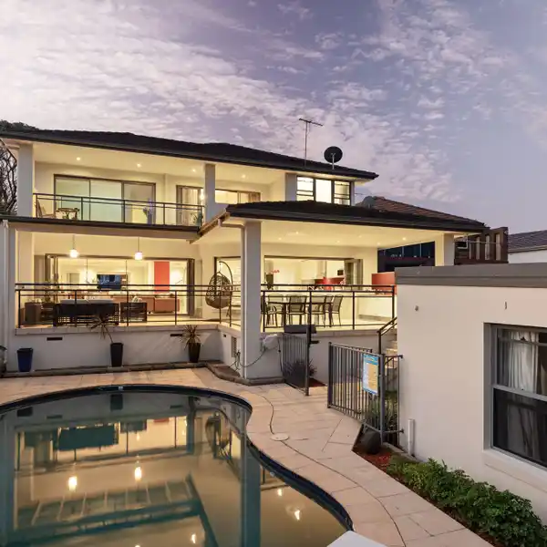 ELEGANT LIGHT-FILLED HOME