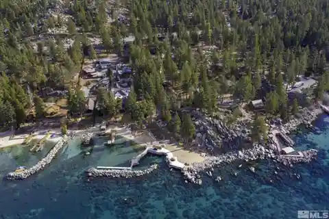Exclusive Lakeside Retreat with Private Buoy Access
