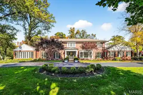 Private Estate with Resort-Style Elegance