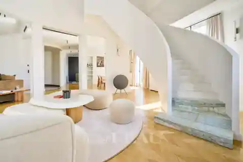 Magnificent Top-Floor Apartment