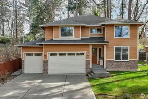 Immaculately Maintained Modern Home