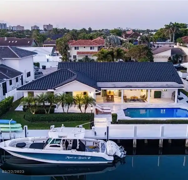 COASTAL CONTEMPORARY DEEPWATER ESTATE
