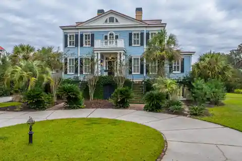Stately Antebellum Style Home