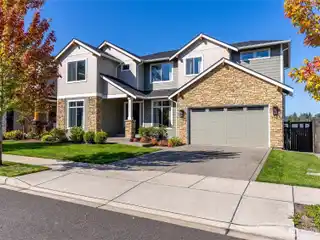 Luxury and Functionality in the Gated Enclave of Ten Trails
