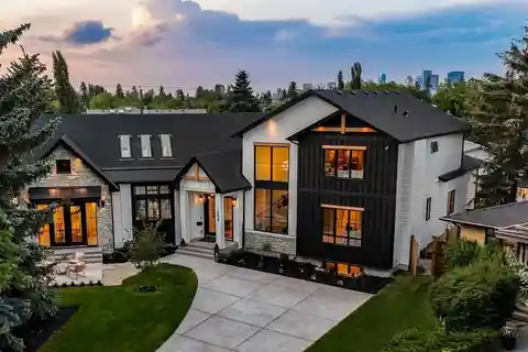 Rare Luxury Home on a Prime Cul-De-Sac