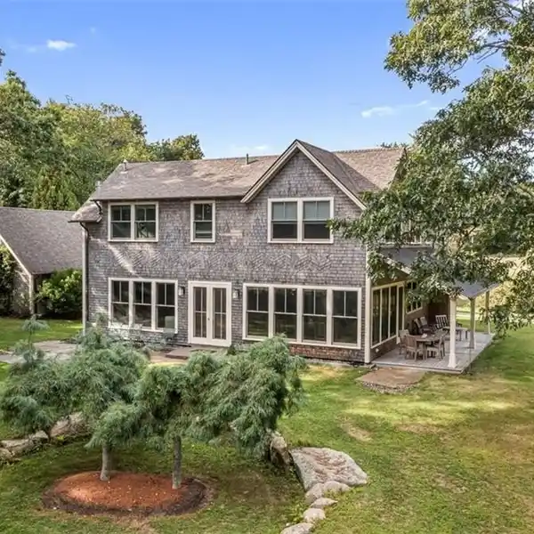 EXCEPTIONAL QUALITY AND RIVER ACCESS IN SOUGHT-AFTER ENCLAVE