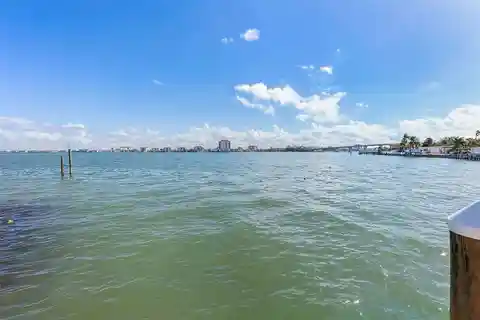 Waterfront Paradise in Belle Vista
