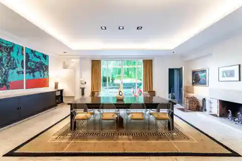 Exceptional Art Deco Property