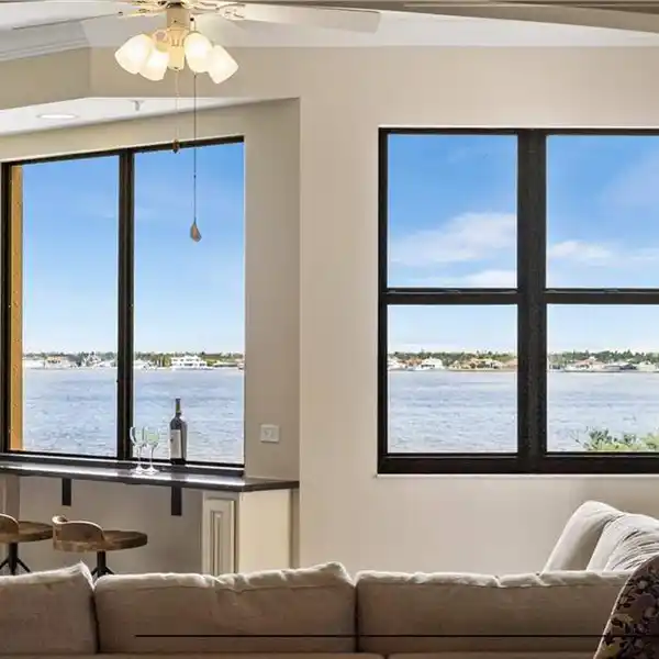LUXURY HIGH-RISE LIVING IN PALMAS DEL SOL