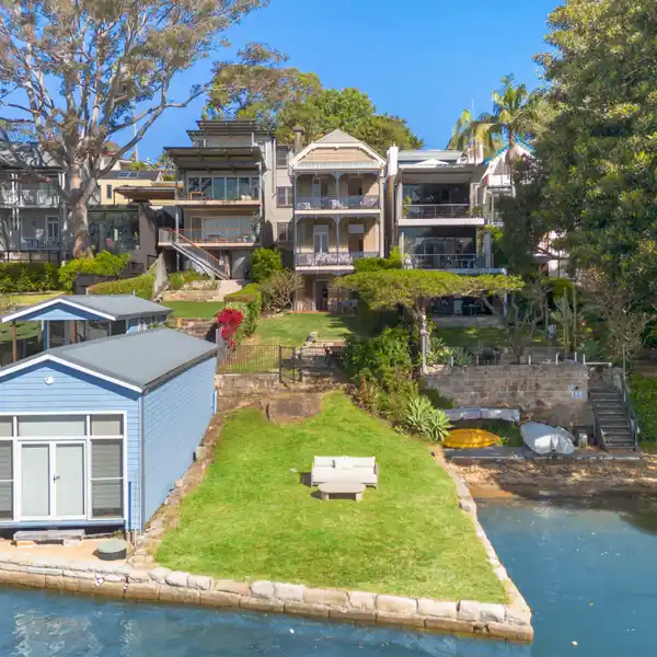 MAGNIFICENT ORIGINAL WATERFRONT WITH HARBOUR VIEWS