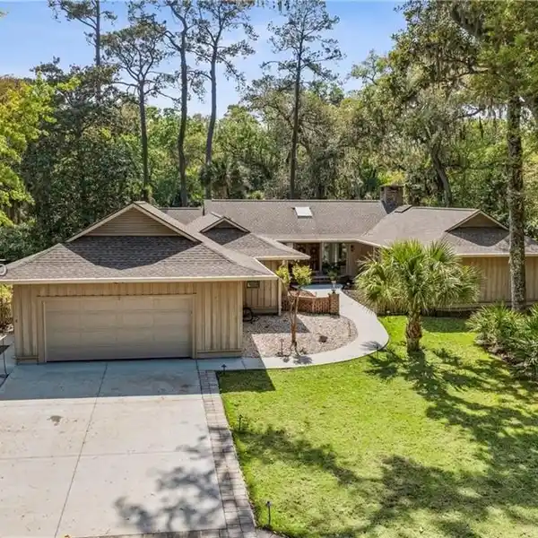 RENOVATED POOL HOME OVERLOOKING HERON POINT GOLF COURSE