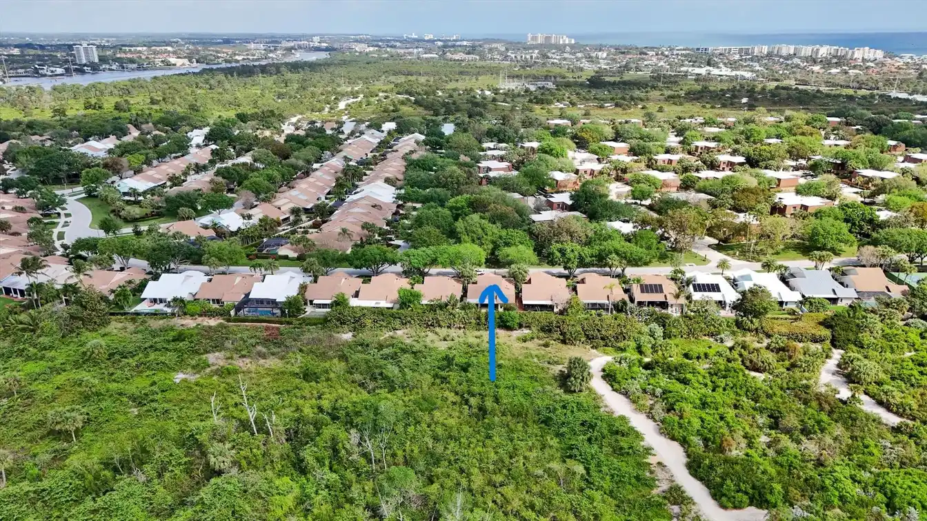 One-story Preserve Home in the Highly Sought After River Bluffs