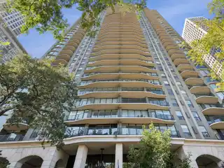 Lovely Unit in the Carlyle Building