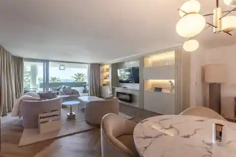 Oceanfront Living with a Lush Urban Pulse