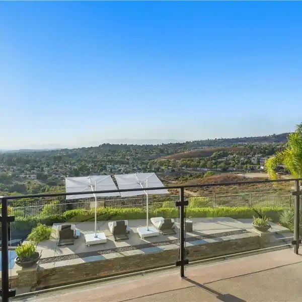 SPECTACULAR VIEW ESTATE IN NORTH POINTE