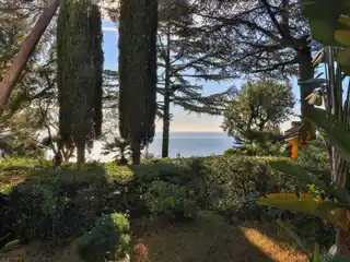 Contemporary Apartment by the Sea