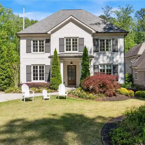 BEAUTIFUL NEWER CONSTRUCTION IN CASTLEWOOD