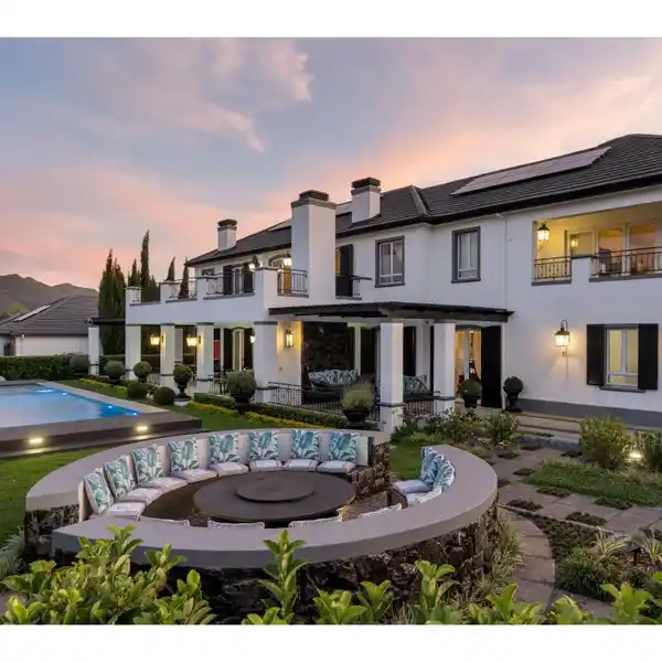 REMARKABLE RESIDENCE WITH MOUNTAIN VIEWS