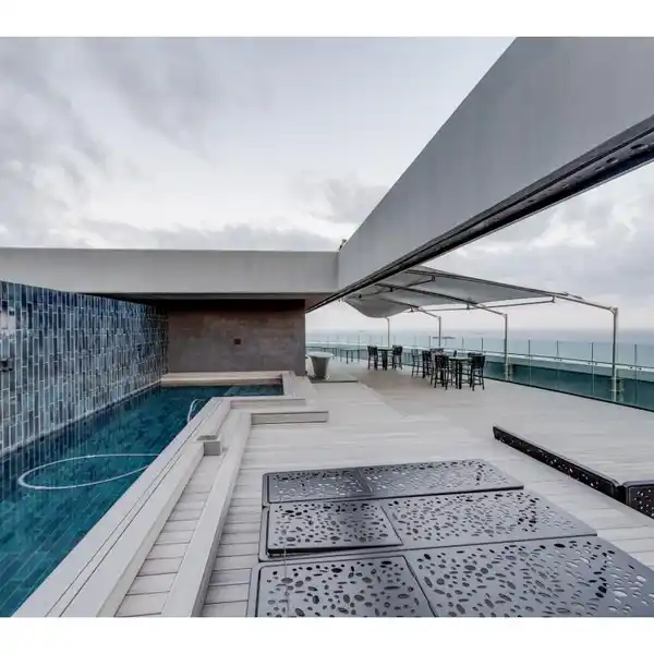 EXCLUSIVE PENTHOUSE IN A VIBRANT LOCATION